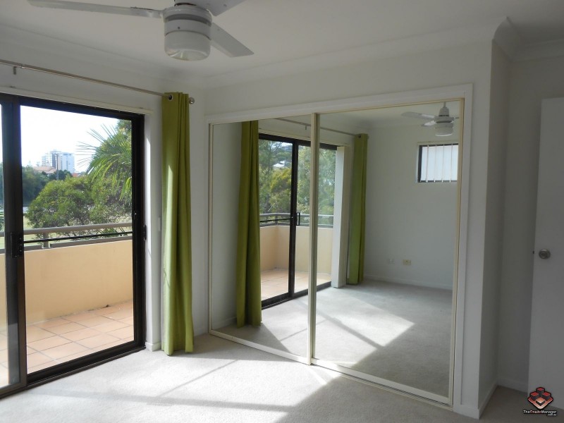 4/37 Dixon Street, Coolangatta QLD 4225