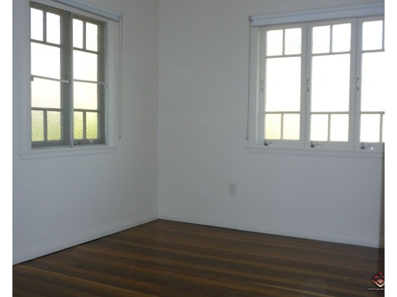 1 Mavis Street, St Lucia QLD 4067