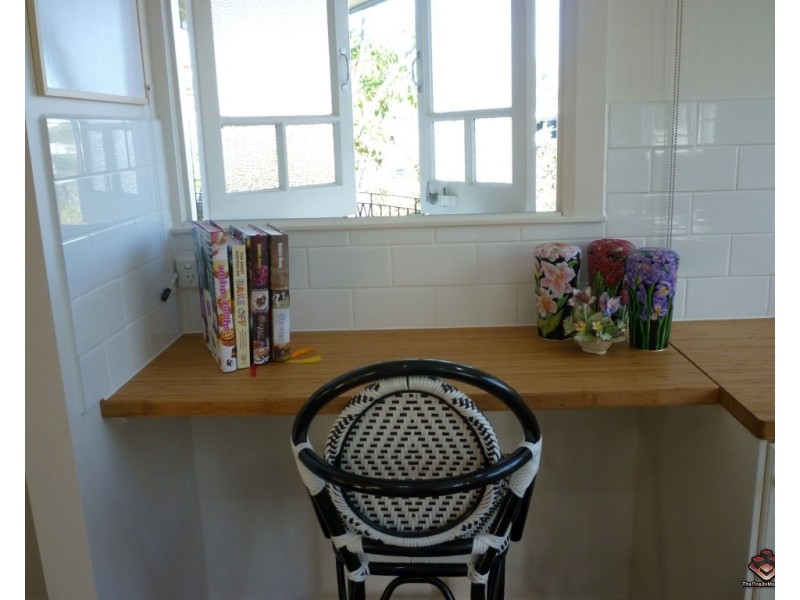 1 Mavis Street, St Lucia QLD 4067