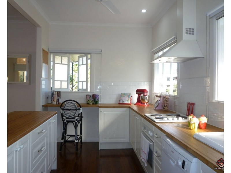 1 Mavis Street, St Lucia QLD 4067