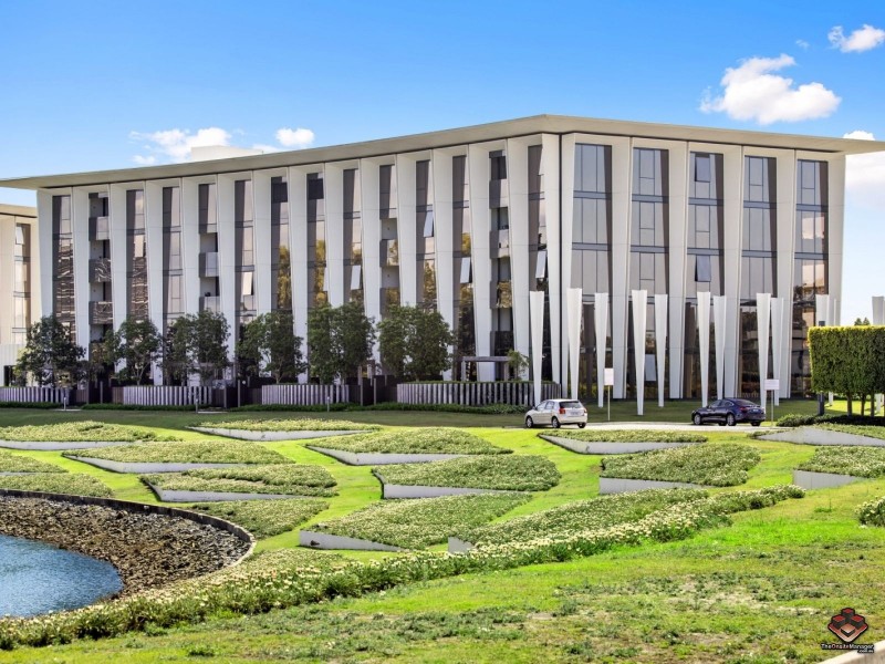 1 Marina Drive, Benowa QLD 4217