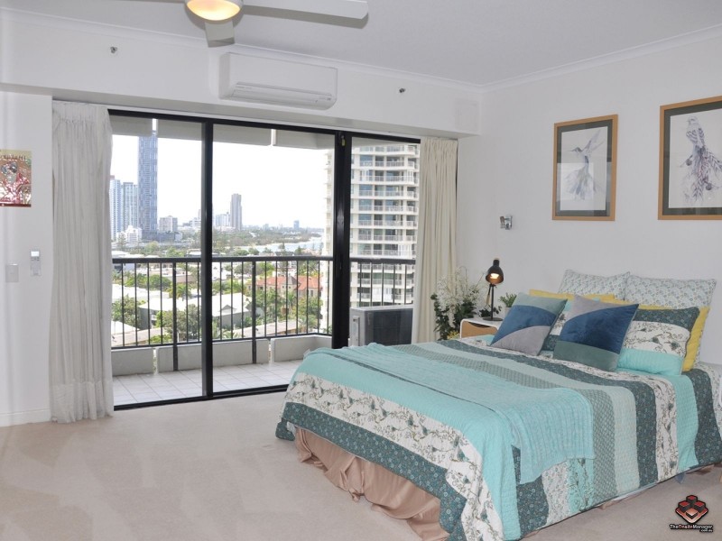 24 Breaker Street, Main Beach QLD 4217