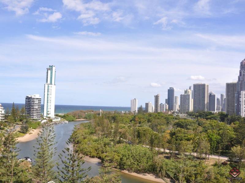 24 Breaker Street, Main Beach QLD 4217