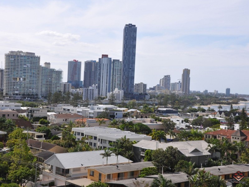 24 Breaker Street, Main Beach QLD 4217