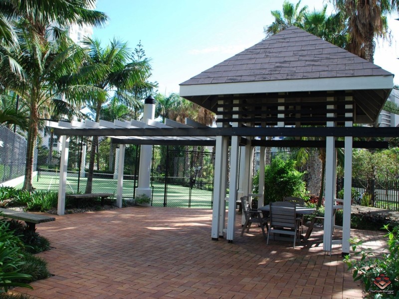 24 Breaker Street, Main Beach QLD 4217
