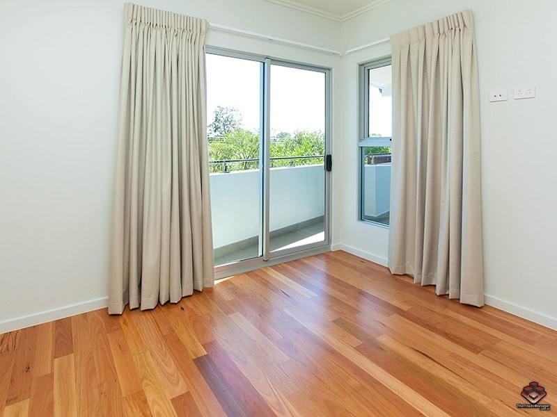 16 Seven Oaks Street, Taringa QLD 4068