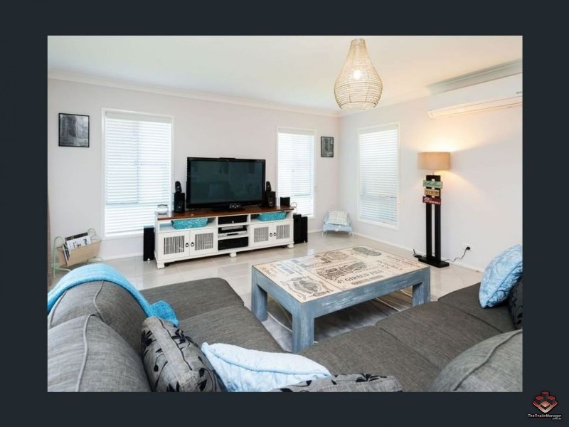 2 Keelson Crescent, Hope Island QLD 4212