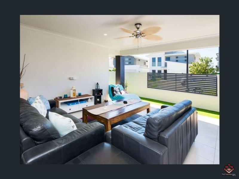 2 Keelson Crescent, Hope Island QLD 4212