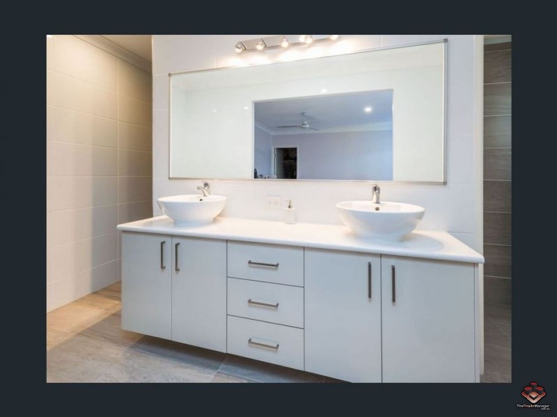 2 Keelson Crescent, Hope Island QLD 4212