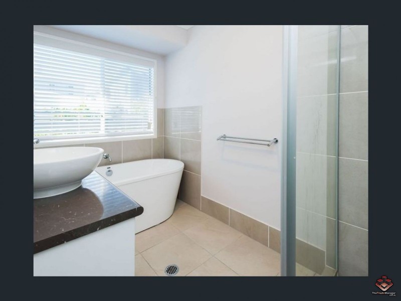 2 Keelson Crescent, Hope Island QLD 4212