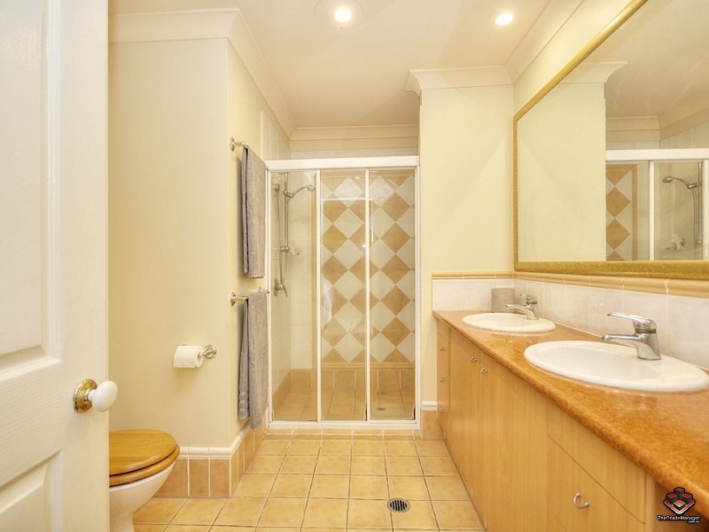 206 Cheltenham Drive, Robina QLD 4226