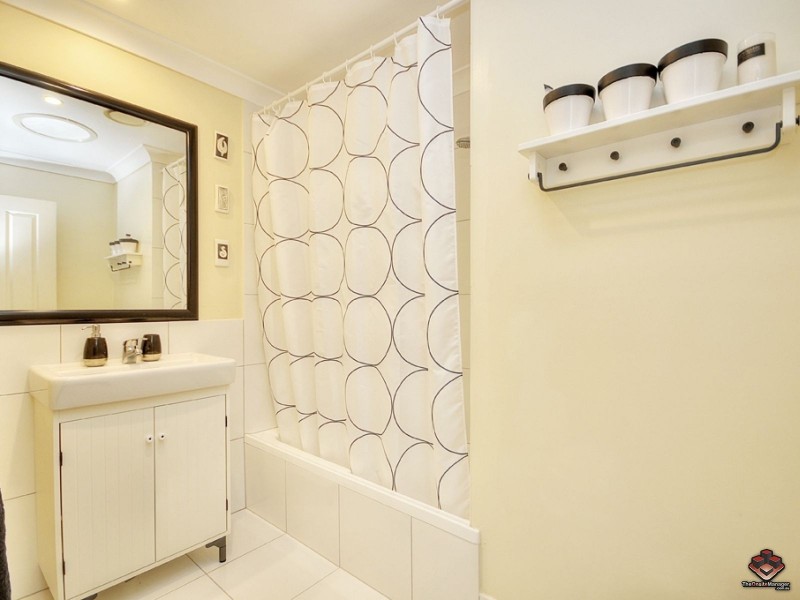 206 Cheltenham Drive, Robina QLD 4226