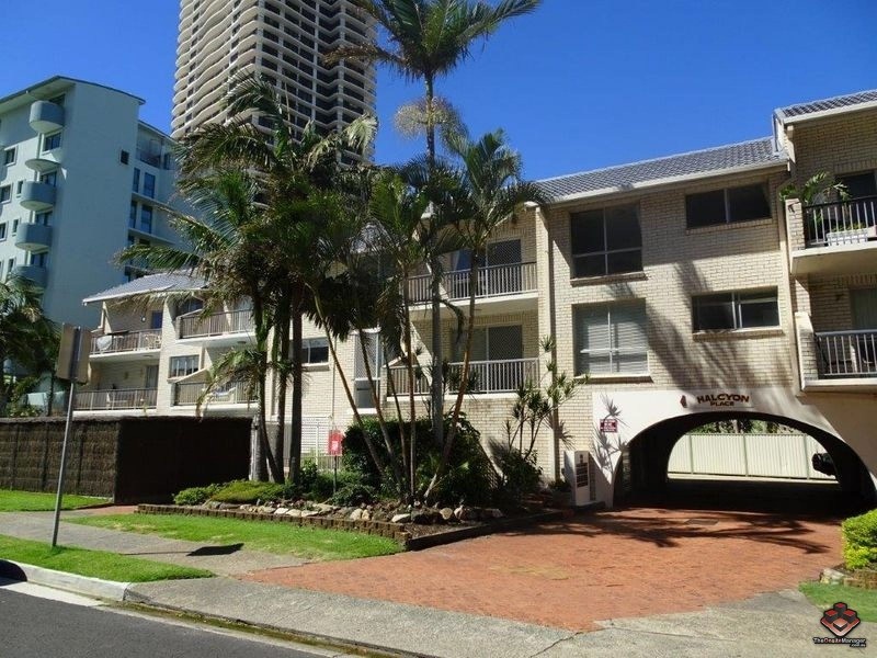 4 Fern Street, Surfers Paradise QLD 4217
