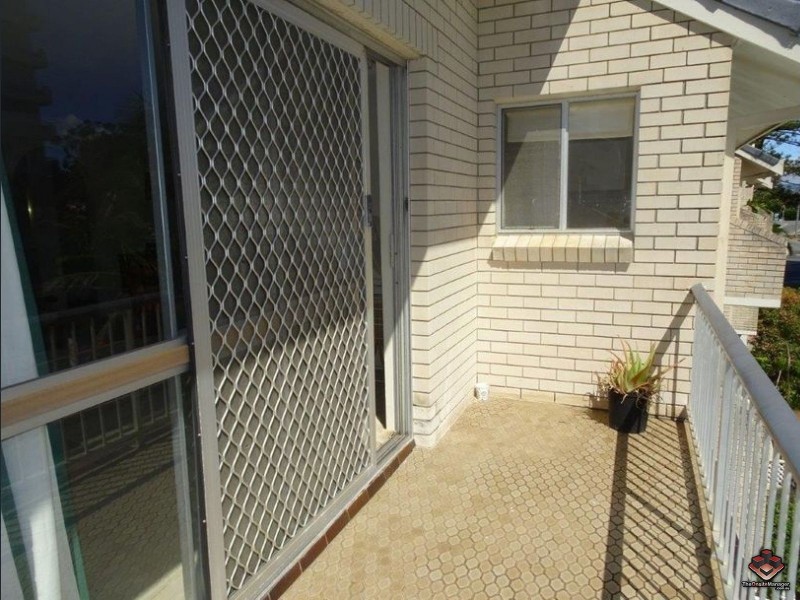 4 Fern Street, Surfers Paradise QLD 4217