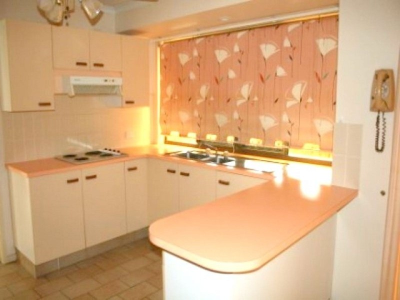 11 Tradewinds Avenue, Paradise Point QLD 4216