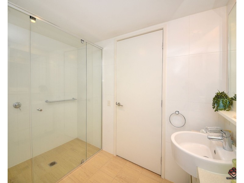 5404/323 Bayview Street, Hollywell QLD 4216