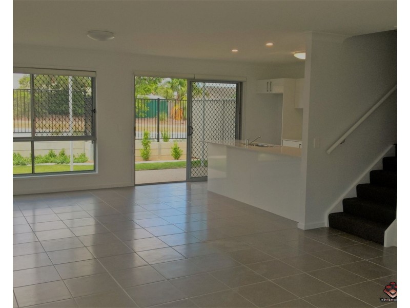 8 Whitehorse Road, Dakabin QLD 4503