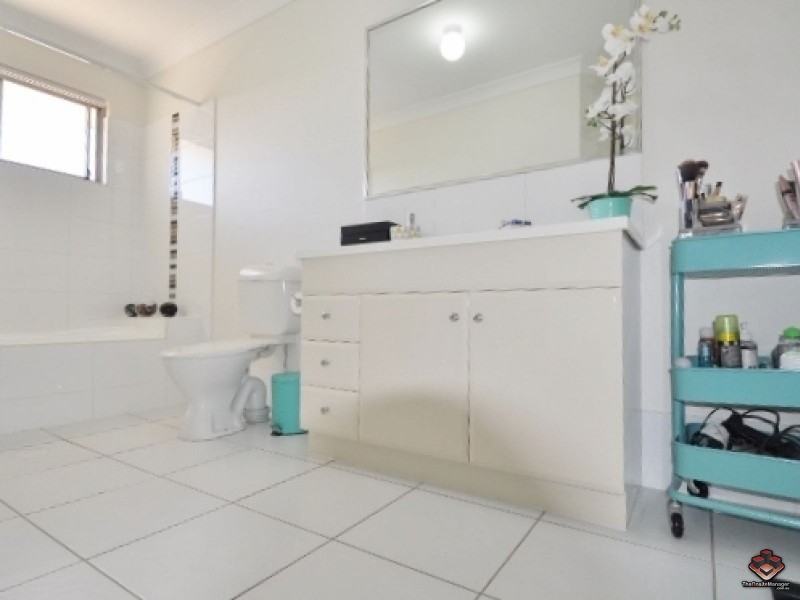 130 Jutland Street, Oxley QLD 4075