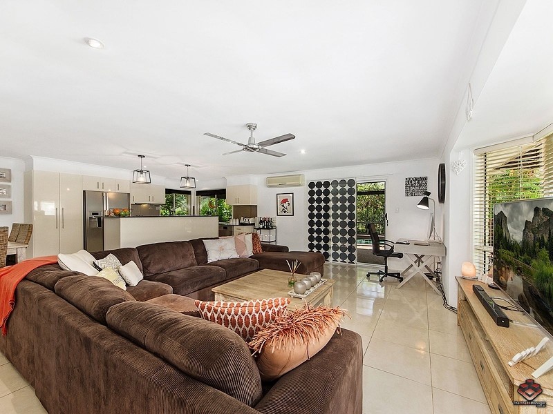 9 Rosedale Place, Helensvale QLD 4212