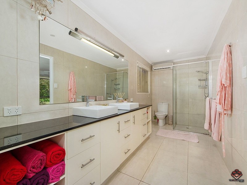 9 Rosedale Place, Helensvale QLD 4212