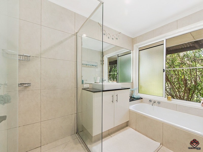 9 Rosedale Place, Helensvale QLD 4212