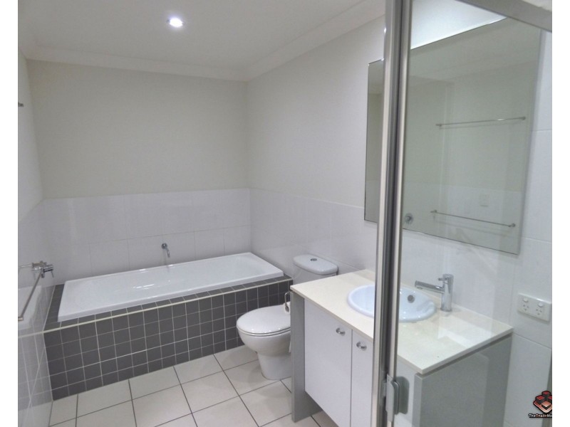 16 Surbiton Court, Carindale QLD 4152