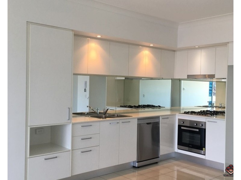 2 East Quay Drive, Biggera Waters QLD 4216