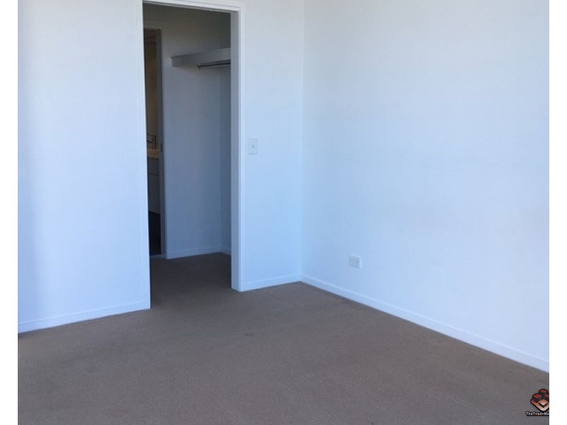 2 East Quay Drive, Biggera Waters QLD 4216