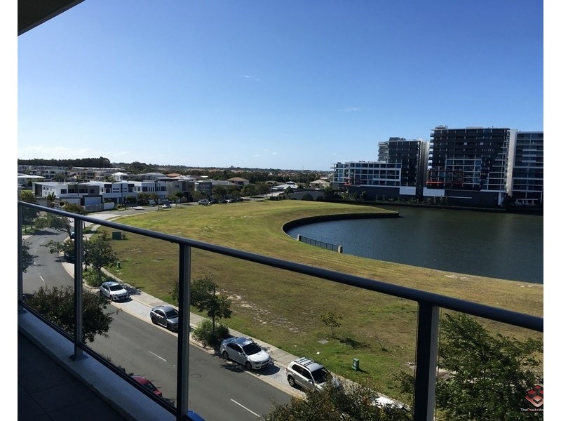 2 East Quay Drive, Biggera Waters QLD 4216