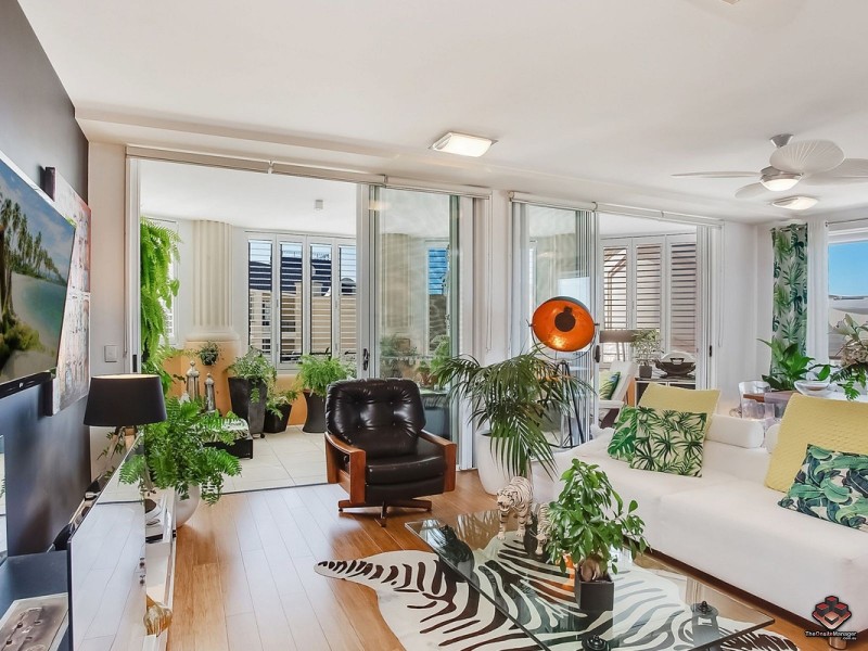 3029 The Boulevard, Carrara QLD 4211