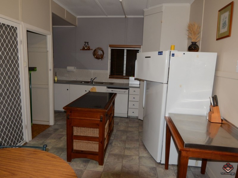 12 Amelia Street, West Gladstone QLD 4680