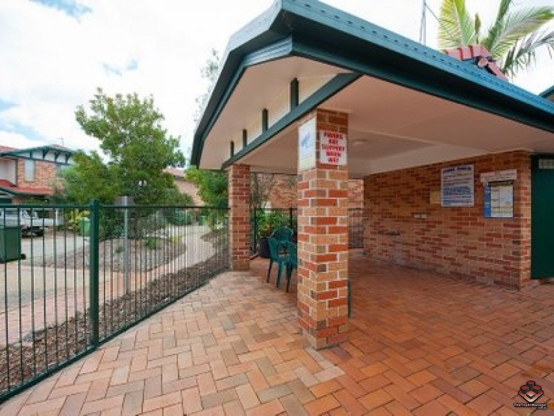 75 Brown Street, Labrador QLD 4215