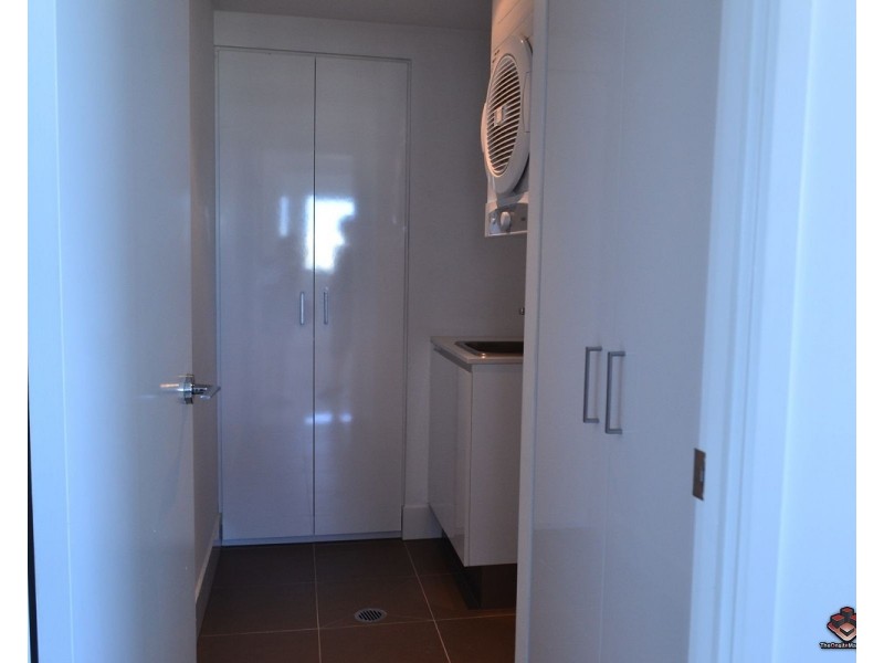 43 Harbour Town Drive, Biggera Waters QLD 4216