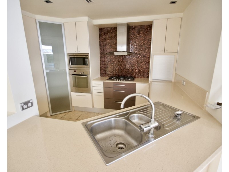 32 Central Place, Carrara QLD 4211