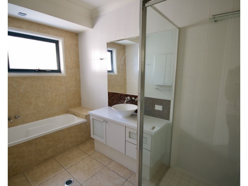 32 Central Place, Carrara QLD 4211