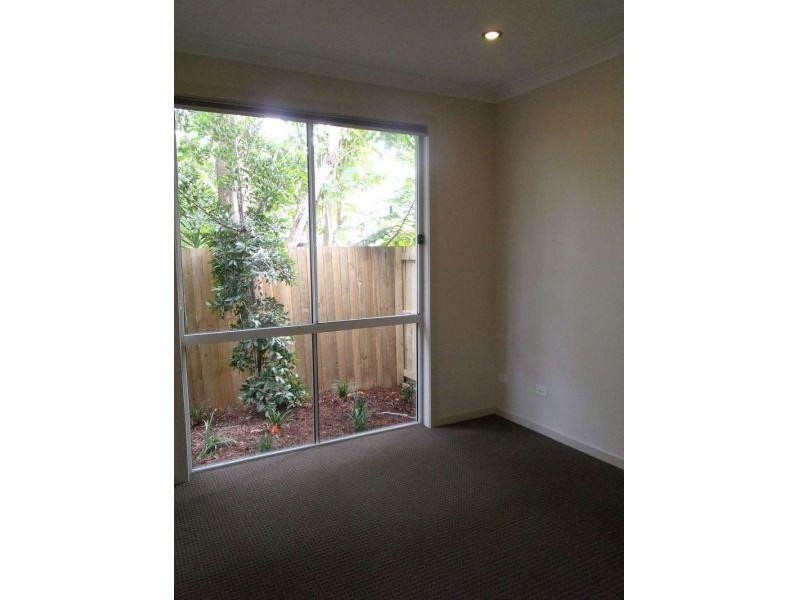 13 Chirn Crescent, Southport QLD 4215