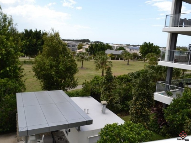 3 Compass Drive, Biggera Waters QLD 4216