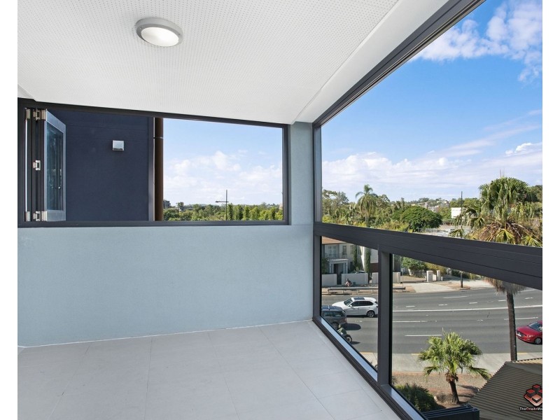 573 Coronation Drive, Toowong QLD 4066