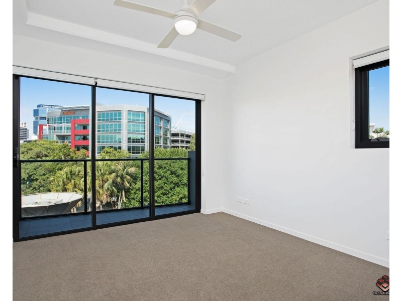 573 Coronation Drive, Toowong QLD 4066