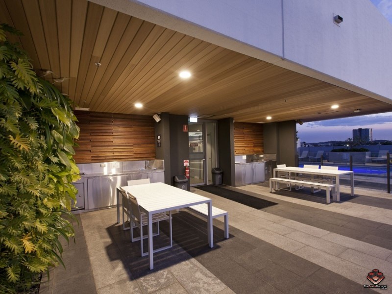 855 Stanley Street, Woolloongabba QLD 4102