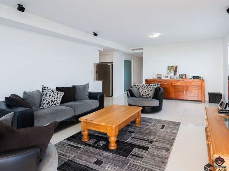 41 Harbour Town Drive, Biggera Waters QLD 4216
