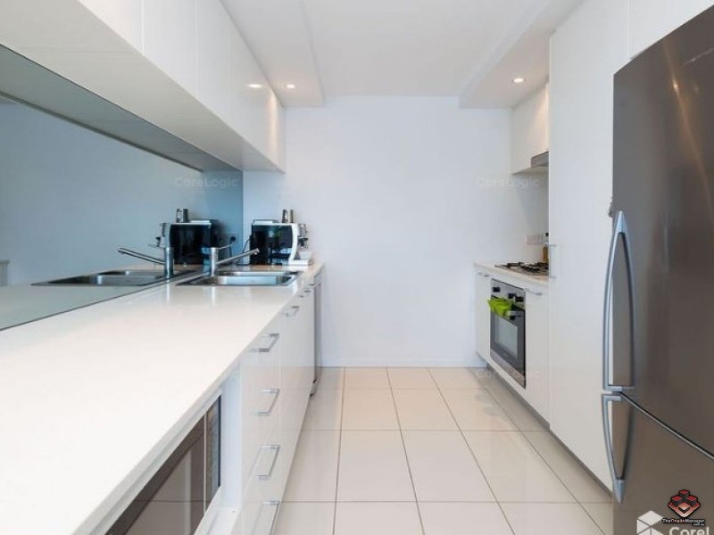 41 Harbour Town Drive, Biggera Waters QLD 4216
