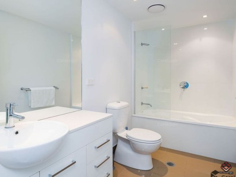41 Harbour Town Drive, Biggera Waters QLD 4216