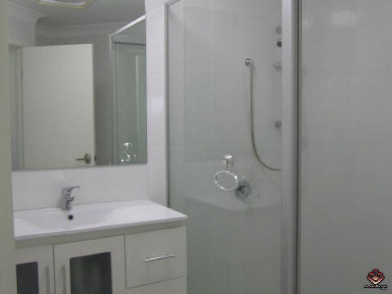 128 Benowa Road, Southport QLD 4215