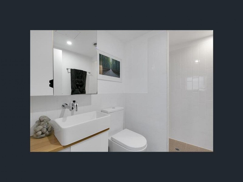 U623/8 Skyring Terrace, Teneriffe QLD 4005