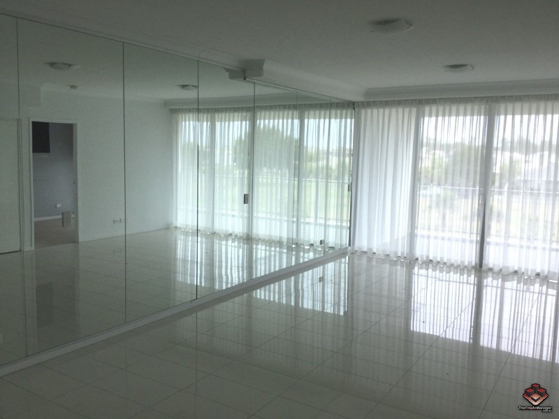 3 Compass Drive, Biggera Waters QLD 4216
