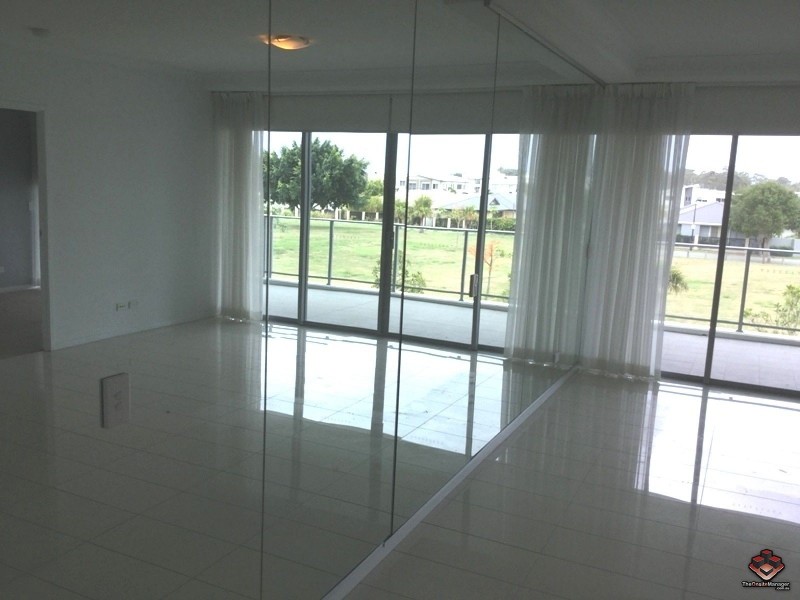 3 Compass Drive, Biggera Waters QLD 4216