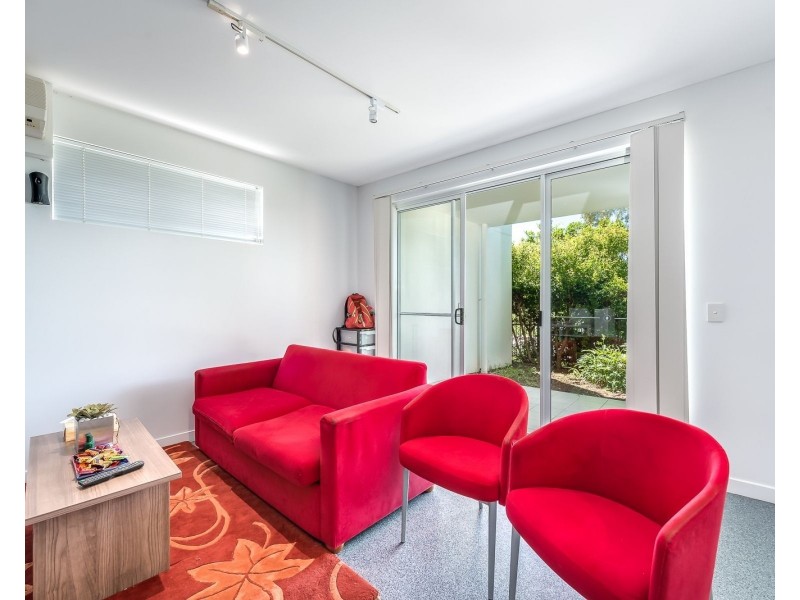 98 University Drive, Varsity Lakes QLD 4227