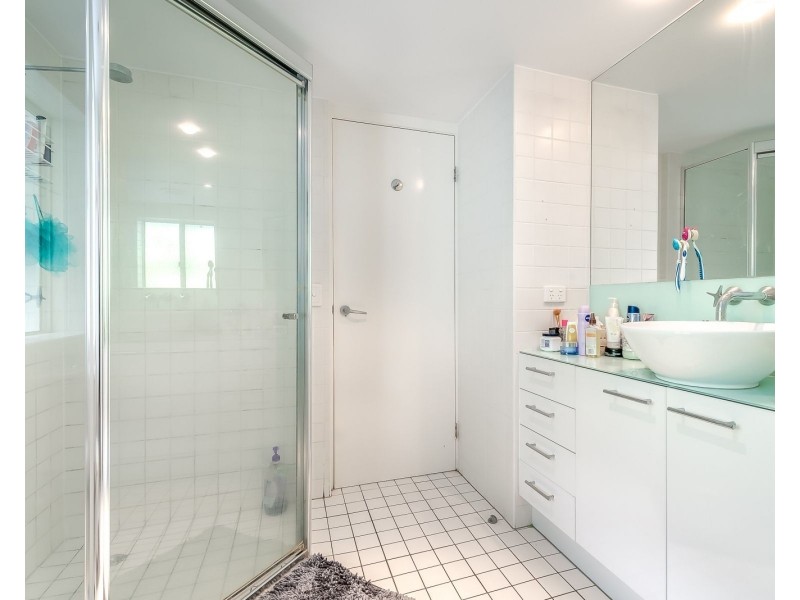 98 University Drive, Varsity Lakes QLD 4227