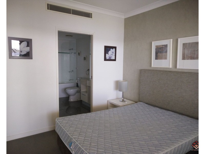 430 Marine Parade, Biggera Waters QLD 4216